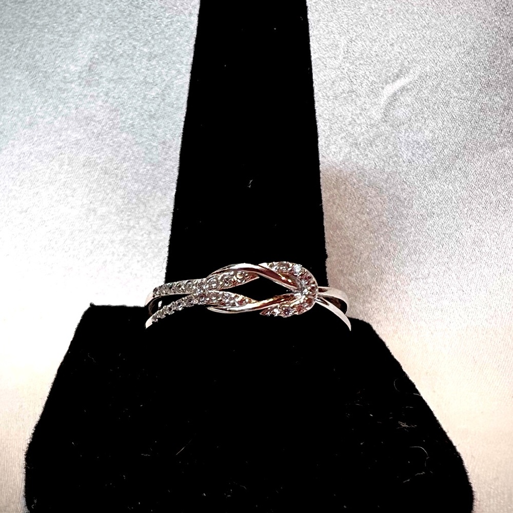 Sterling Silver Ring With Crystals size 8